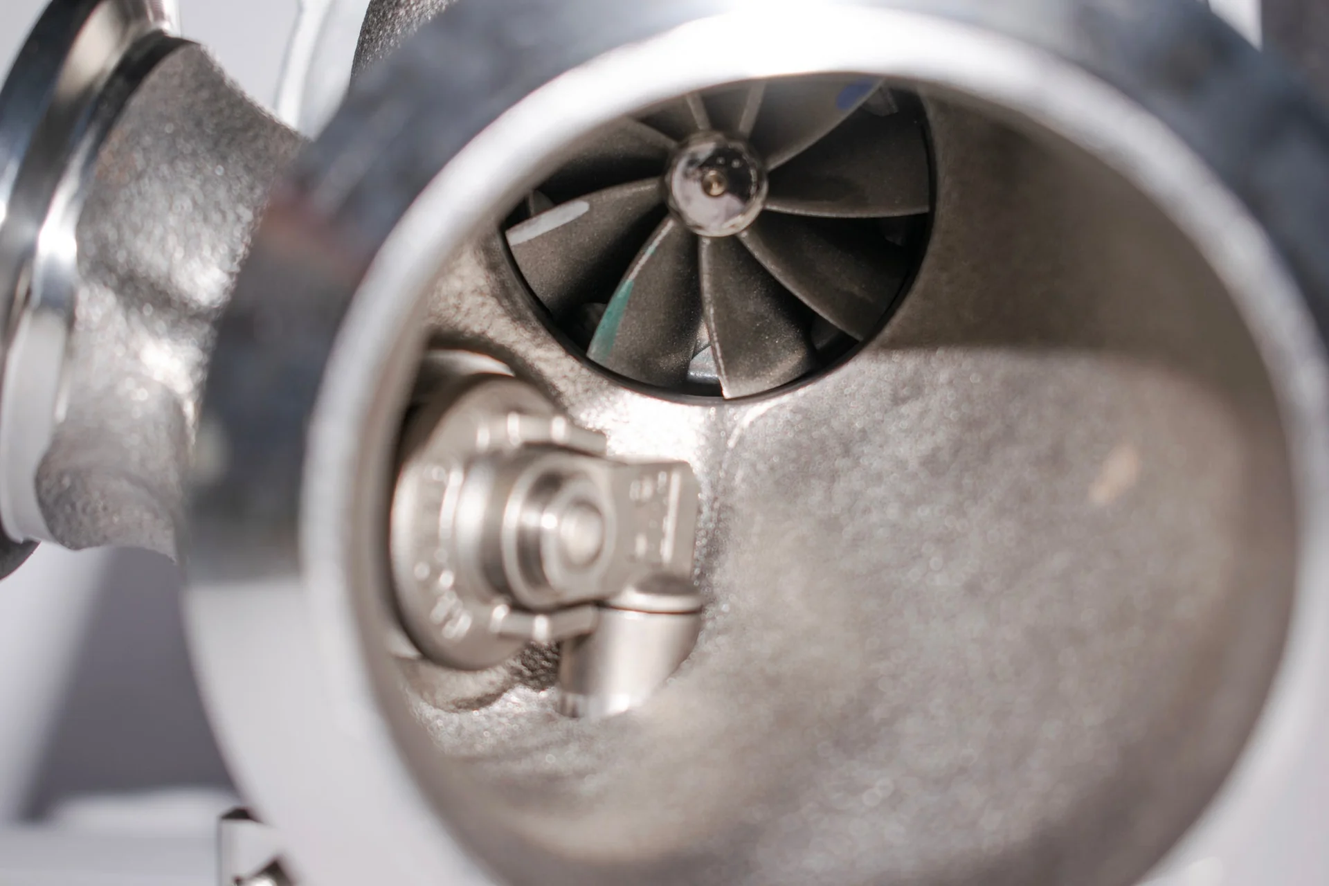 HYBRID TURBOCHARGER GT1000 FOR MERCEDES-BENZ 4.0L V8 BI-TURBO - Image 3